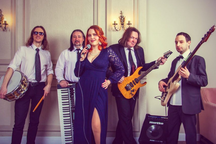 Wonderful Band в ресторане Noisy River