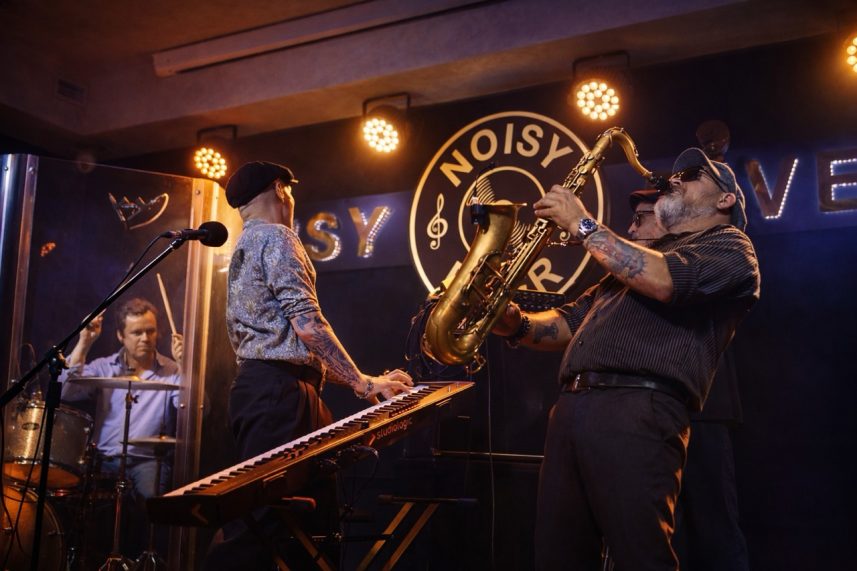 Концерт живой джазовой группы San Pete Specialists в ресторане Noisy River на Фонтанке в Санкт-Петербурге