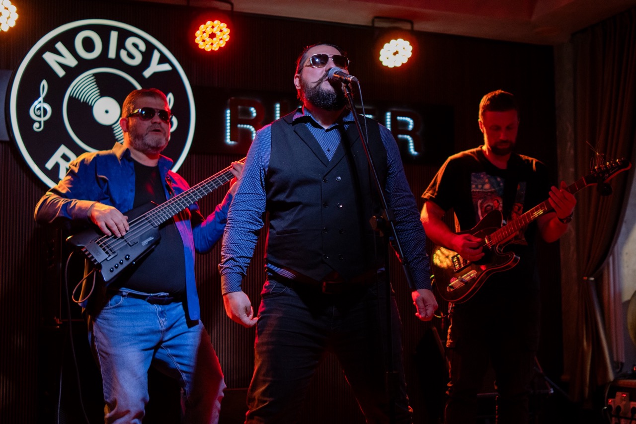 ZebraWood Blues Band на сцене Noisy River